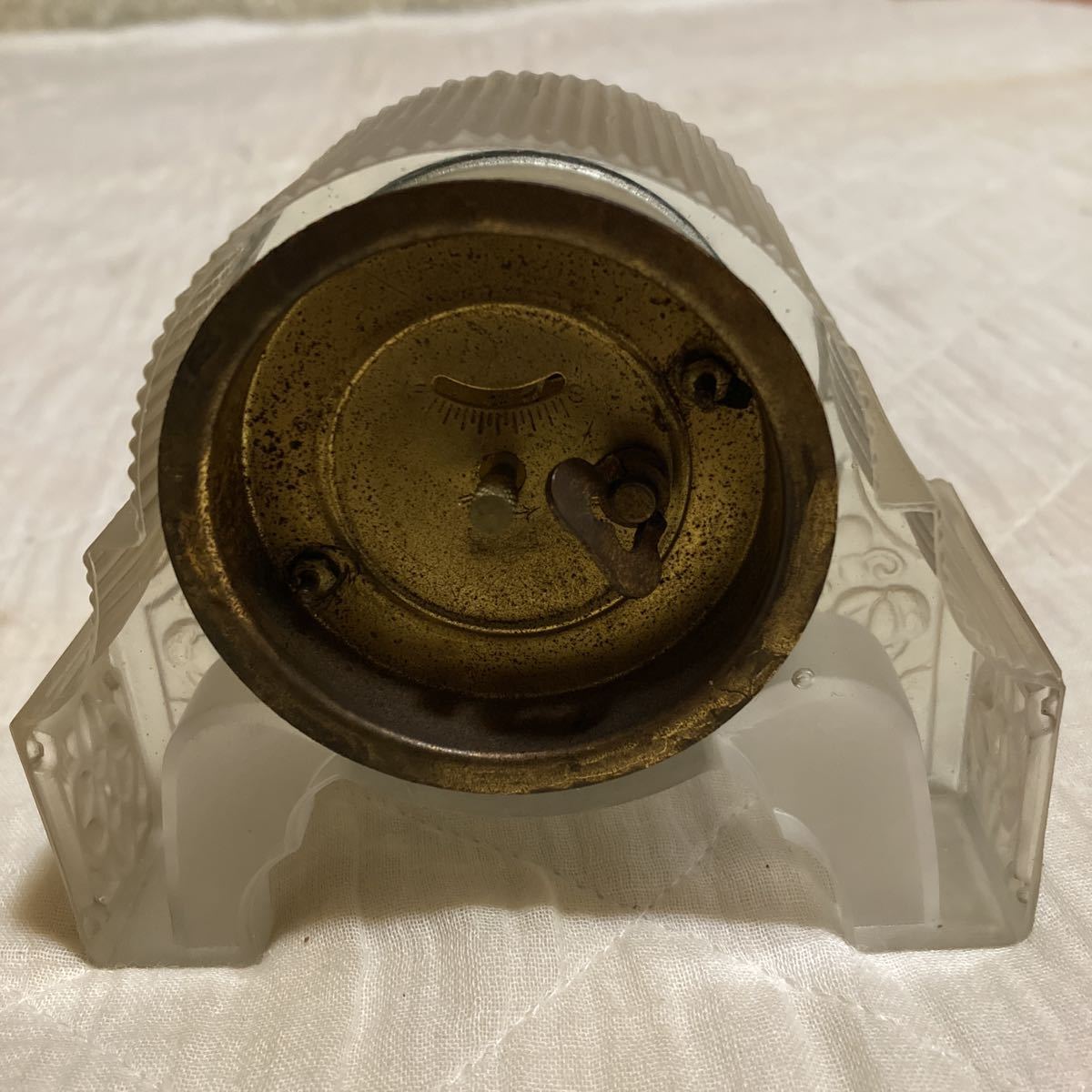 大正.昭和初期.レトロ .ウラン硝子.置時計 .古時計.メーカーは写真10に映ってます.時計の横幅.約11.6cm.奥行き.約5.6cm.高さ.約10cm.稼働品_サムネイル画像4