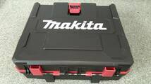 N007【新品未使用】マキタ(Makita) 40Vmax 充電式インパクトドライバ TD002GRDX バッテリー 2個・充電器・ケース付_画像2