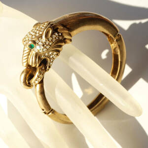 ★80s vintage gold tone rhinestone × green eyes tiger motif bangle
