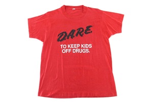 【70年代】SCREEN STARS D.A.R.E TO KEEP KIDS OFF DRUGS. プリントTシャツ SーM レッド 赤 半袖 メッセージT 70's