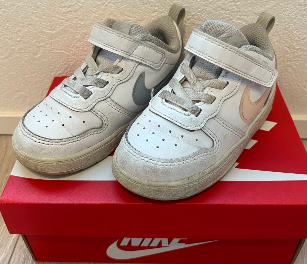 NIKE キッズシューズセット キティーちゃん フォース1|PayPayフリマ