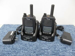 Ω 新A 0178♪ iCOM【IC-D60】アイコム 携帯型デジタル簡易無線機 2台セット 防塵/防水性能 充電台付き