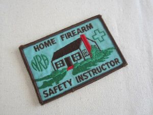 ビンテージ HOME FIREARM SAFETY INSTRUCTOR NRA SAFTY INSTRUCTOR ベルクロ付き 家 ワッペン/パッチ 企業 USA 古着 アメリカ 430