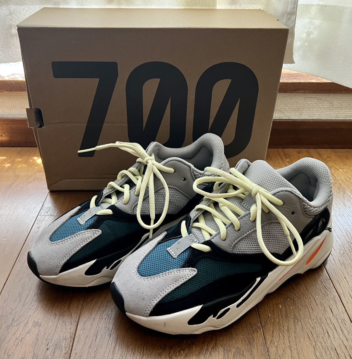 ヤフオク! -「yeezy wave runner 700」の落札相場・落札価格