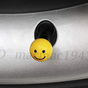 ■送料無料 即決 スマイル エアバルブ 4個セット 笑顔 ニコちゃん バルブ キャップ ホイール タイヤ 汎用 軽量 エアーバルブ アルミ B 18の画像4