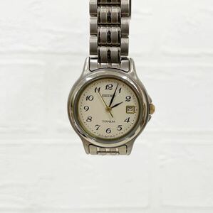 1049E★ SEIKO TITANIUM セイコー クォーツ 腕時計 ウォッチ 3針 日付 7N82-6080 日本製 オフホワイト シルバー