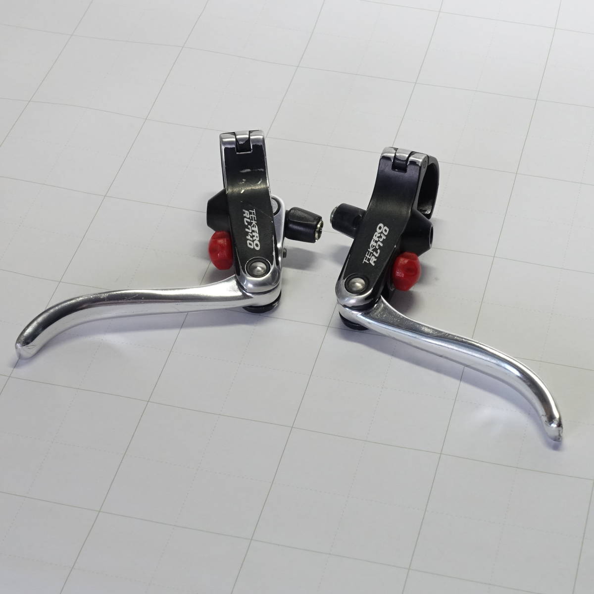 TEKTROブレーキレバー(ポスト含む) TEKTRO(テクトロ) 810A REAR BLACK BR-TK-M002