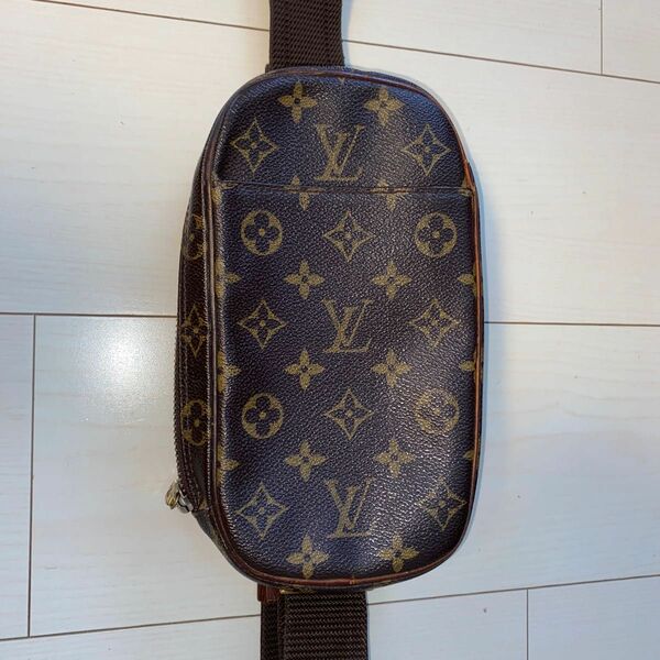 LOUIS VUITTON ルイヴィトン ボディバッグ ルイヴィトンポシェット