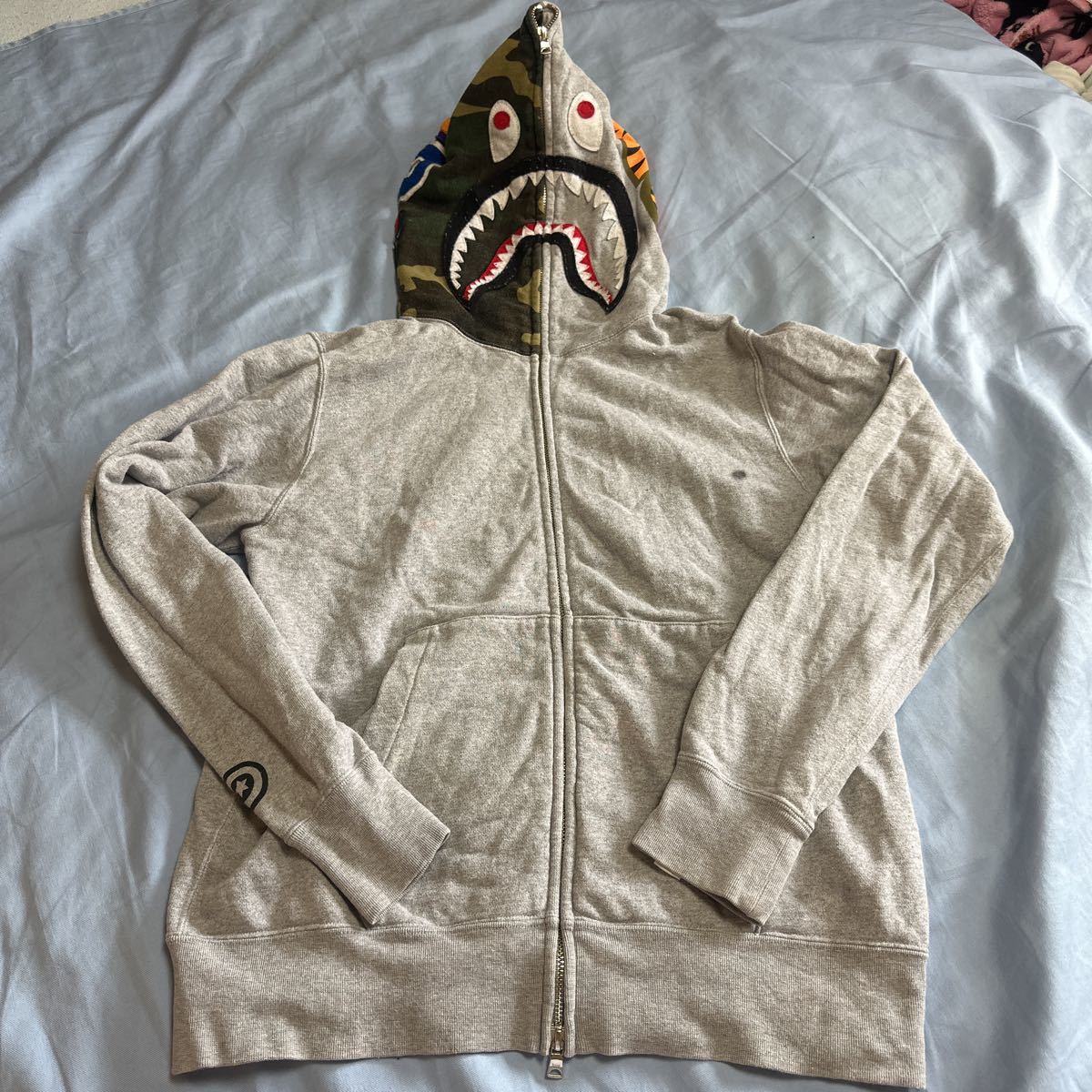 品質検査済 BAPE KIDS ape 130cm 迷彩シャークパーカー+Tシャツセット