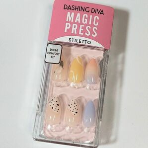 日本未発売品 1165 Dashing Diva ダッシングディバ マジックプレス ネイルチップ 付け爪 1秒ジェルネイル