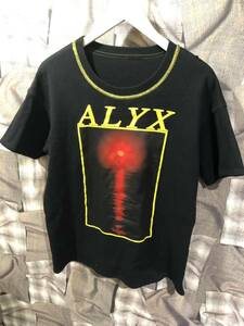 １円　1017 ALYX 9SM ALYX アリクス リバーシブルTシャツ Out of the blue Into the black サイズM ブラック　FK