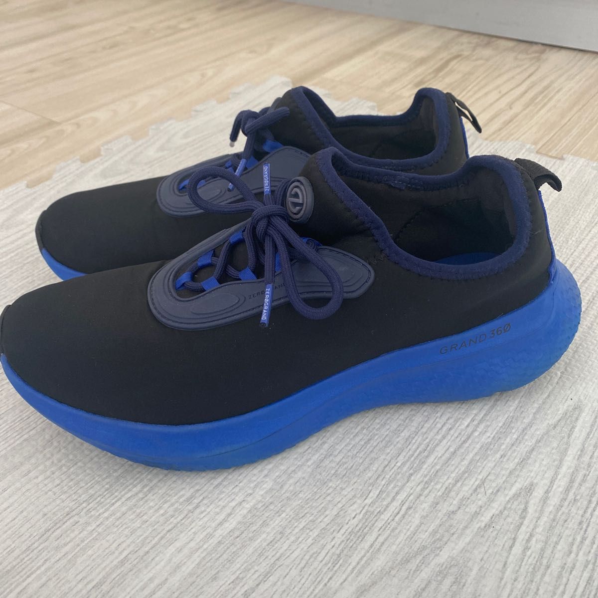 COLE HAAN 4 ゼログランドシティトラッカー ブラック / マグネット