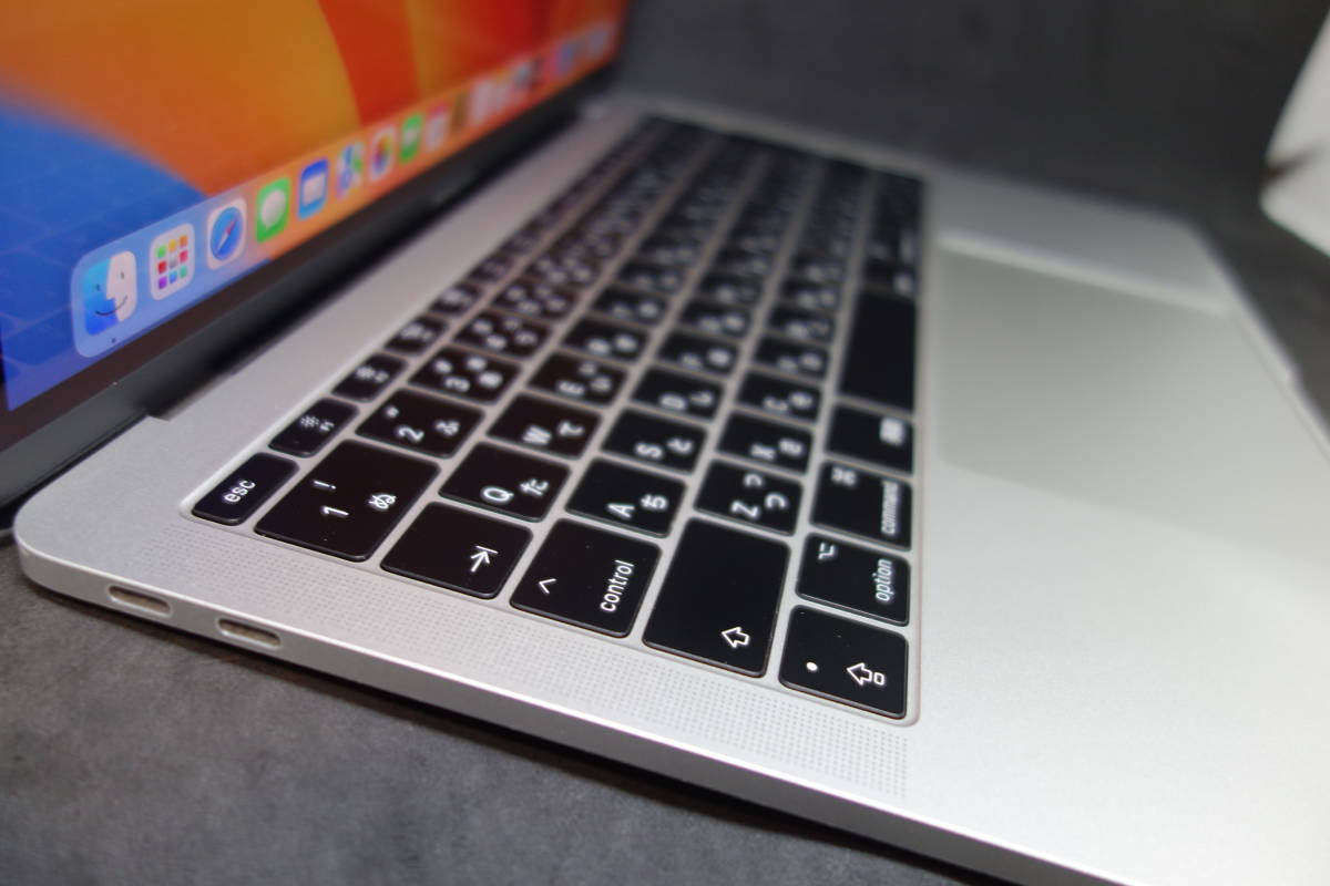 285)MacBook Pro 2017 13インチ SSD 256GB 8GB Intel Core i5-7360U