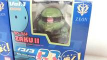 MOBILE SUIT GUNDAM NOKO-NOKO WALKING FIGURE /機動戦士ガンダム ノコノコRQ　Vol.1　GUNDAM・CHAR'S ZAKU・ZAKUⅡ　3体セット　未開封品_画像4