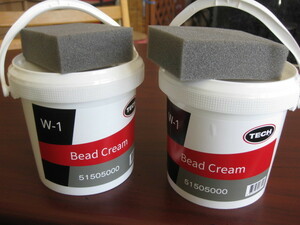  bead cream 2 piece set total 2kg white TECH tire. rim collection . for lubricant new goods 