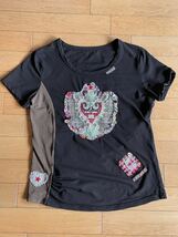 アップリケ 刺繍付き デザイン Tシャツ トップス カットソー 黒 ブラック_画像3