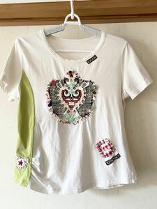 アップリケ 刺繍付き デザイン Tシャツ トップス カットソー 白 ホワイト