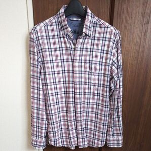 チェックシャツ