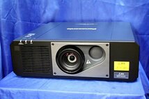 ◇高輝度5200lm/光源使用時間48475ｈ◇　PANASONIC 1チップDLPプロジェクター PT-RZ575J /VGA・HDMIケーブル付 パナソニック 45643Y_画像2