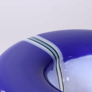 Hisao作 硝子細工 青と白のコントラストが素敵なフラワーベース / ガラス細工 花瓶 飾り花入の画像2