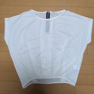 【値下げ】シースルートップス　透け感　シンプル　うしろファスナー　カットソー　Tシャツ
