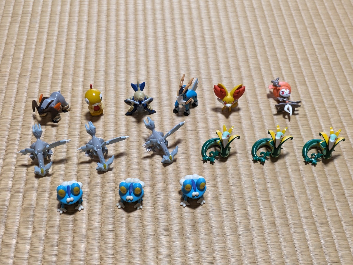 特売 新品 モンコレまとめ売り 31点 キャラクターグッズ - education