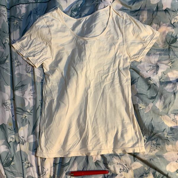 半袖Tシャツ　アンダーウェア　500円超10％商品オマケ　B88-94 L脇下幅39後ろ丈54cm 綿100％　薄手　少し透ける　薄いクリーム色　中国製