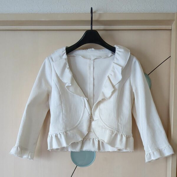 日本製　フェミニンなショートジャケット　ダメージ加工
