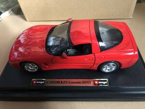 Burago 1997 Red Corvette Convertible 1/24 Chevrolet Corvette model figure 
