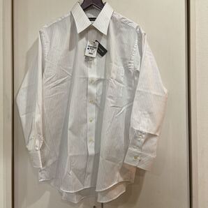 送料無料 新品未使用 BELLUMORE 長袖ドレスシャツ ワイシャツ 白地ストライプ 43-82 形態安定 綿100% 日本製 送料込み