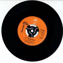 Wild Cherry 「Play That Funky Music/ The Lady Wants Your Money」 英国EPIC盤EPレコード _画像1