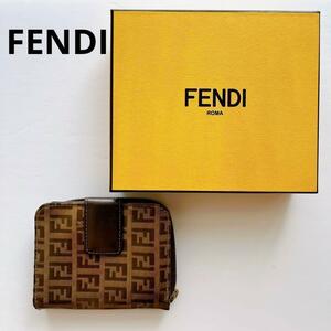 箱付き FENDI フェンディ エナメル 二つ折り財布 ズッカ柄 ロゴ