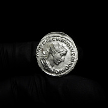 【古代ローマコイン】Volusian（ウォルシアヌス）クリーニング済 シルバーコイン 銀貨 アントニニアヌス(7NpbN54LRc)_画像4
