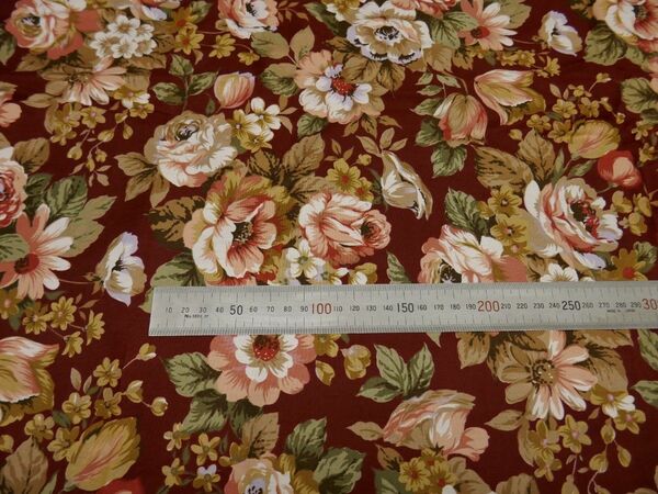 レトロ(No.2C70317)約86㎝幅×約1.8m・木綿花柄プリント