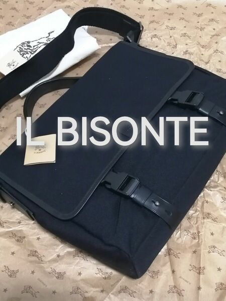 ★新品・男女兼用★【 IL BISONTE】ショルダーバッグ　キャンバス素材　黒