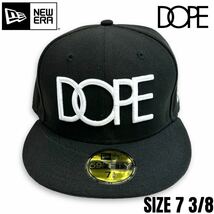 希少■ NEW ERA (ニューエラ)× DOPE (ドープ) ロゴ刺繍 59FIFTY ベースボールキャップ 黒白 7 3/8 (58.7㎝) 帽子_画像1