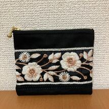 ハンドメイド 12センチファスナーポーチ【インド刺繍リボン】マチなし 白　花_画像1