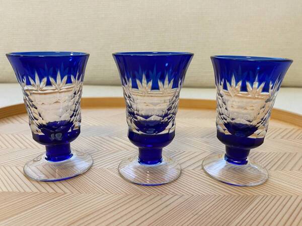 ☆即決☆【美品】切子 日本酒 食前酒 リキュール グラス 3客 亀甲