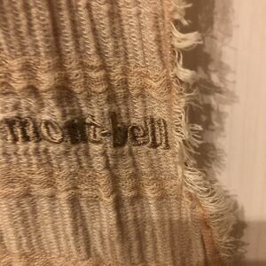 【美品】モンベル　mont-bell 速乾シルク素材　スカーフ