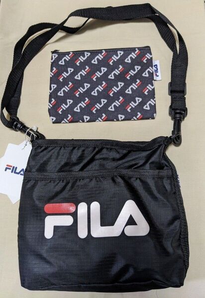 フィラ　FILA ショルダーバッグ ブラック＆ ミニポーチ