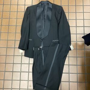 新品 【サイズS★激安タキシード】定価8.3万 ショールカラー 黒 セットアップ 2タック アジャスター付き 燕尾服 メンズ パーティー 式典