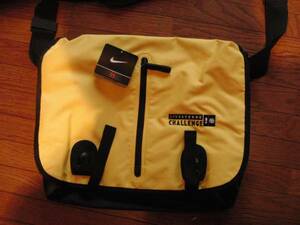 * Nike LIVESTRONG CHALLENGE messenger bag 