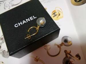 希少★美品/片耳のみ★　ヴィンテージシャネル【CHANEL】98P シャネル　ココマーク　フェイクパール　ピアス　GP　グレー/ゴールド　箱付き