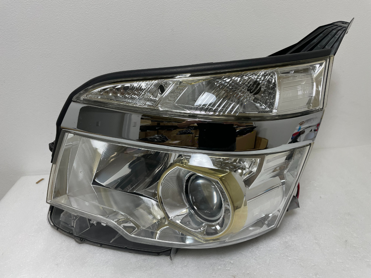 ヤフオク! -「zrr70w ヴォクシー ヘッドライト」(自動車、オートバイ