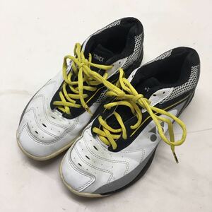 送料込み★YONEX ヨネックス★スニーカー　スポーツシューズ　上靴★レディース　23.0㎝#50711s234