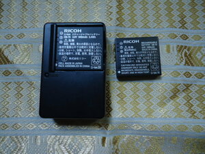 RICOH Li-ION バッテリー　DB-70 x2本　＋専用充電器 BJ-7 　３個セット　動作品　リコー　デジカメ