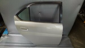 NHW11/NHW10 Prius S задний правая дверь серебряный |105 отделка No.FD95 повторный покраска * дом частного лица отправка не возможно *