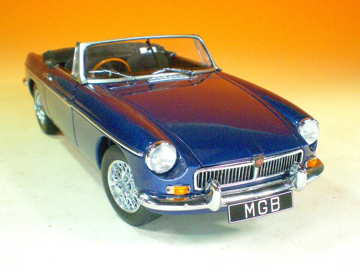 難有り AUTOart 1/18 MGB ROADSTER MK - ll 1969 ロードスター オート