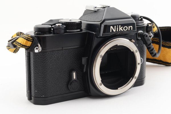 美品 NIKON FE2 ブラック フィルムカメラ モルト新品交換済 A986