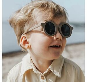  child oriented scratch sunglasses ultra-violet rays UV cut great special price great popularity gray 